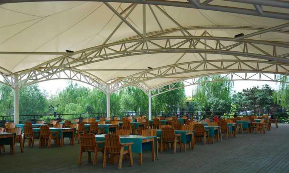 Chateau Monette Hotel & Resort