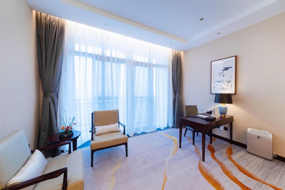 Wuhu Macrolink Legend Hotel