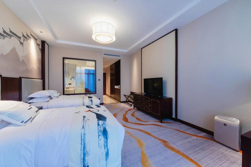Wuhu Macrolink Legend Hotel