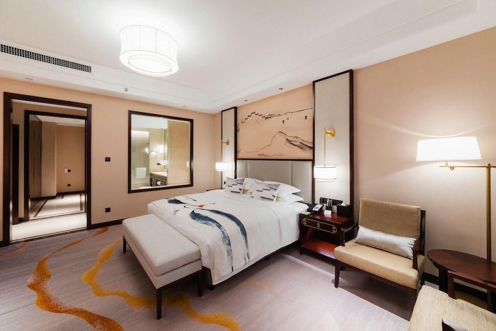 Wuhu Macrolink Legend Hotel