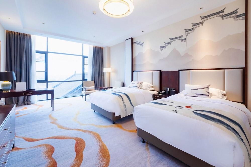 Wuhu Macrolink Legend Hotel