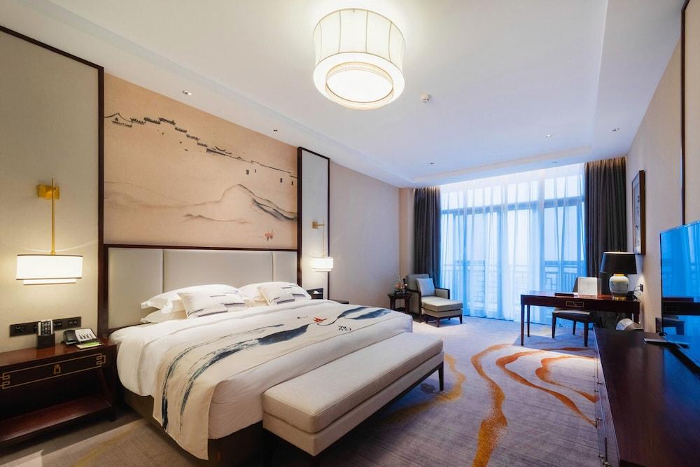 Wuhu Macrolink Legend Hotel