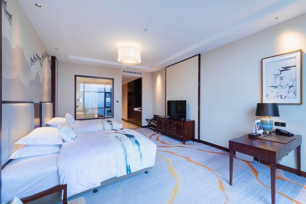 Wuhu Macrolink Legend Hotel