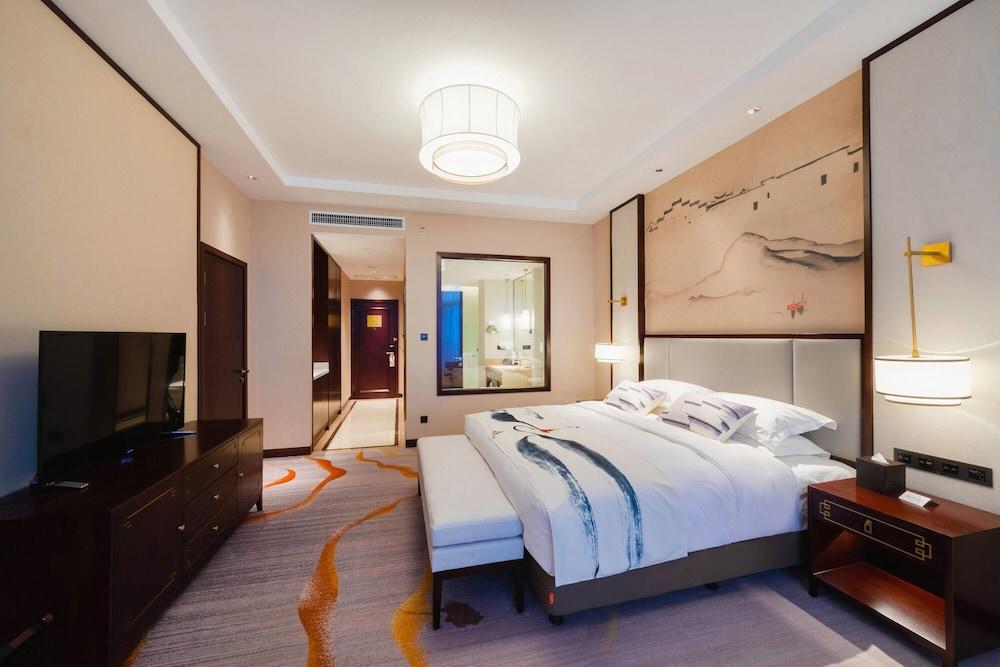 Wuhu Macrolink Legend Hotel