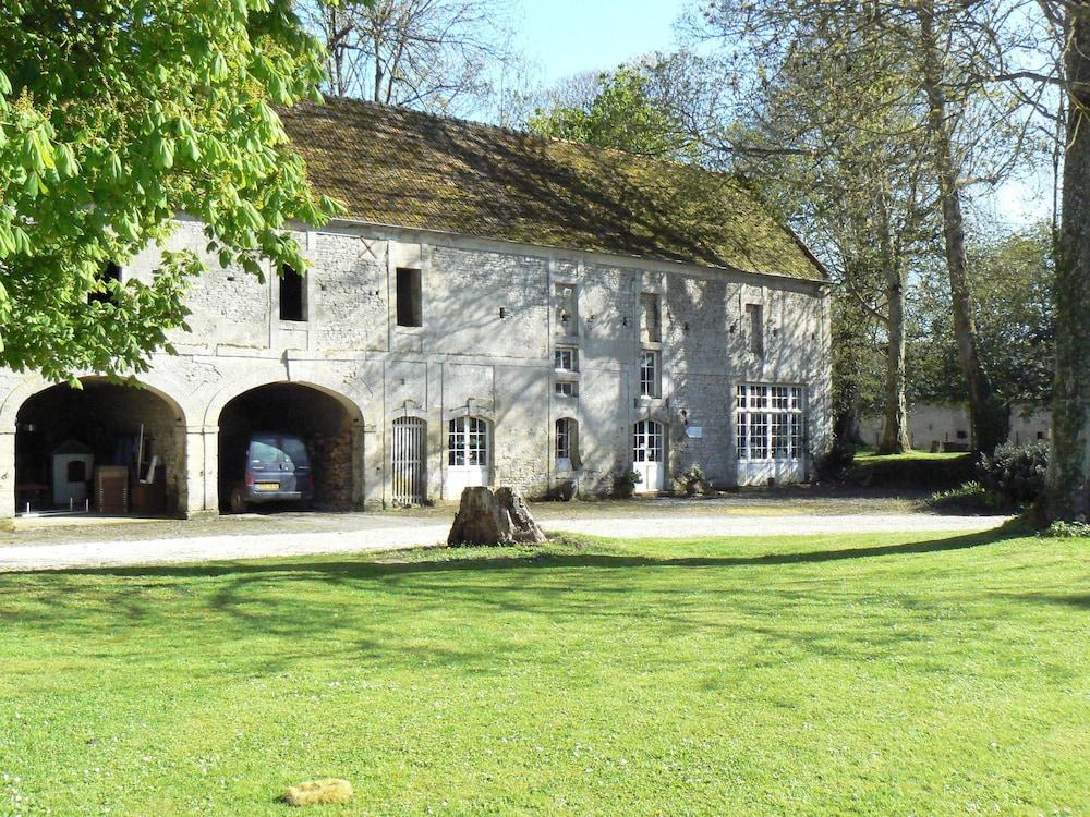 Manoir De Crépon