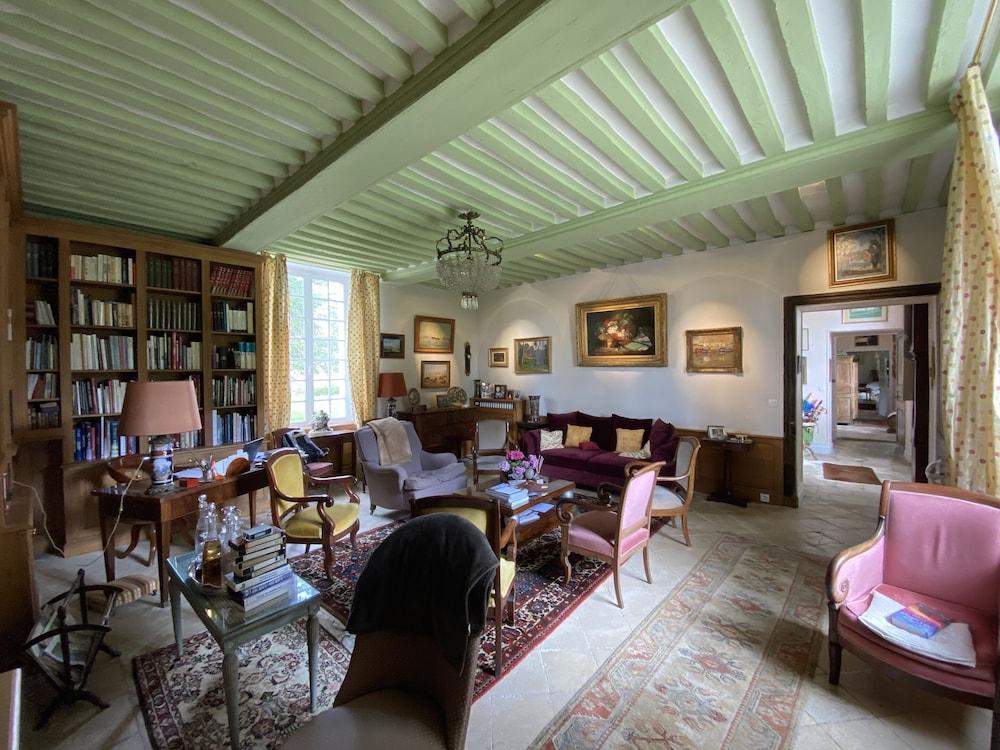 Manoir De Crépon