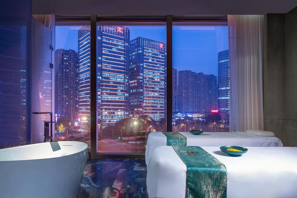 W Chengdu
