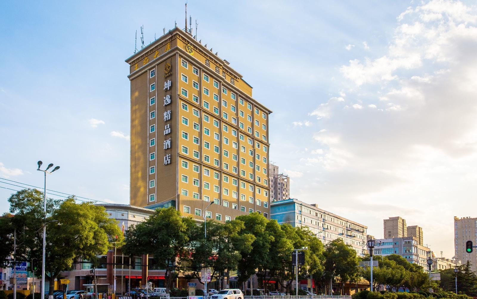East Queen Hotel