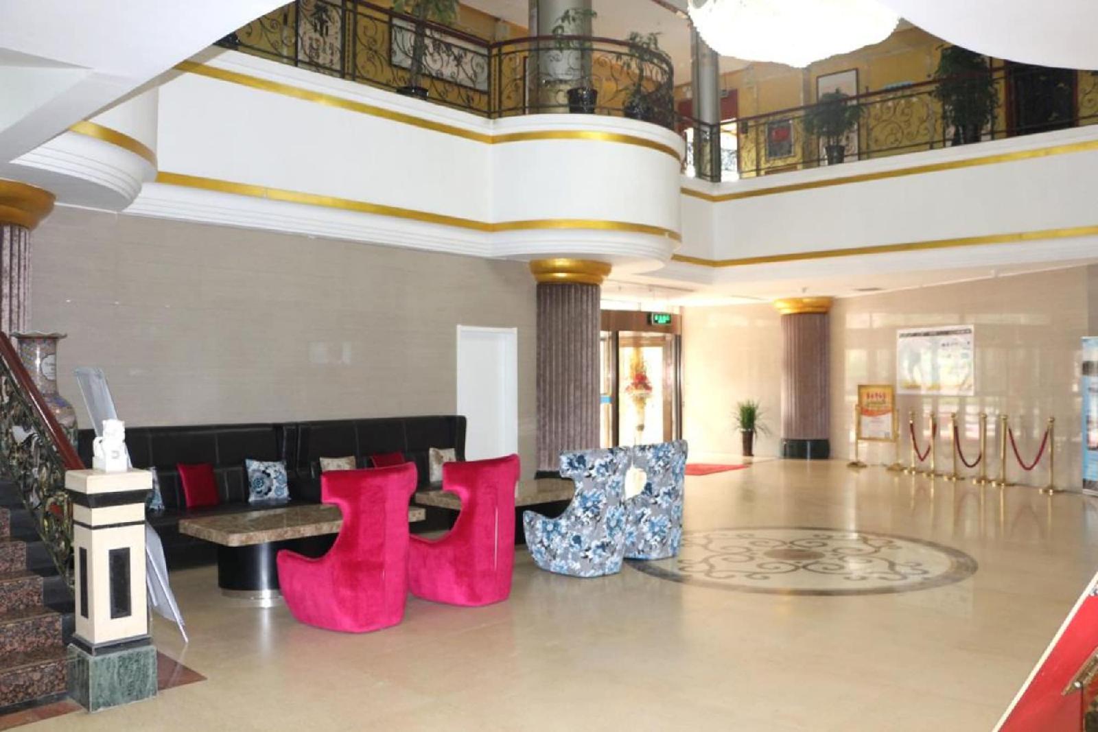 East Queen Hotel