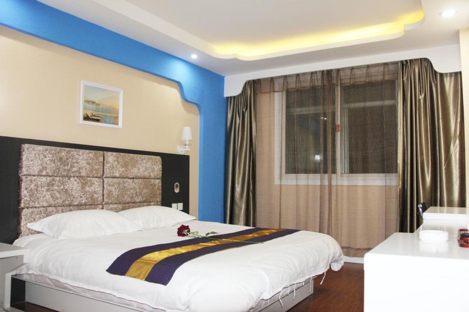 East Queen Hotel