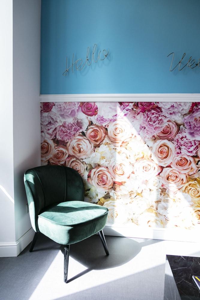Casa Bella Adriano's Temple