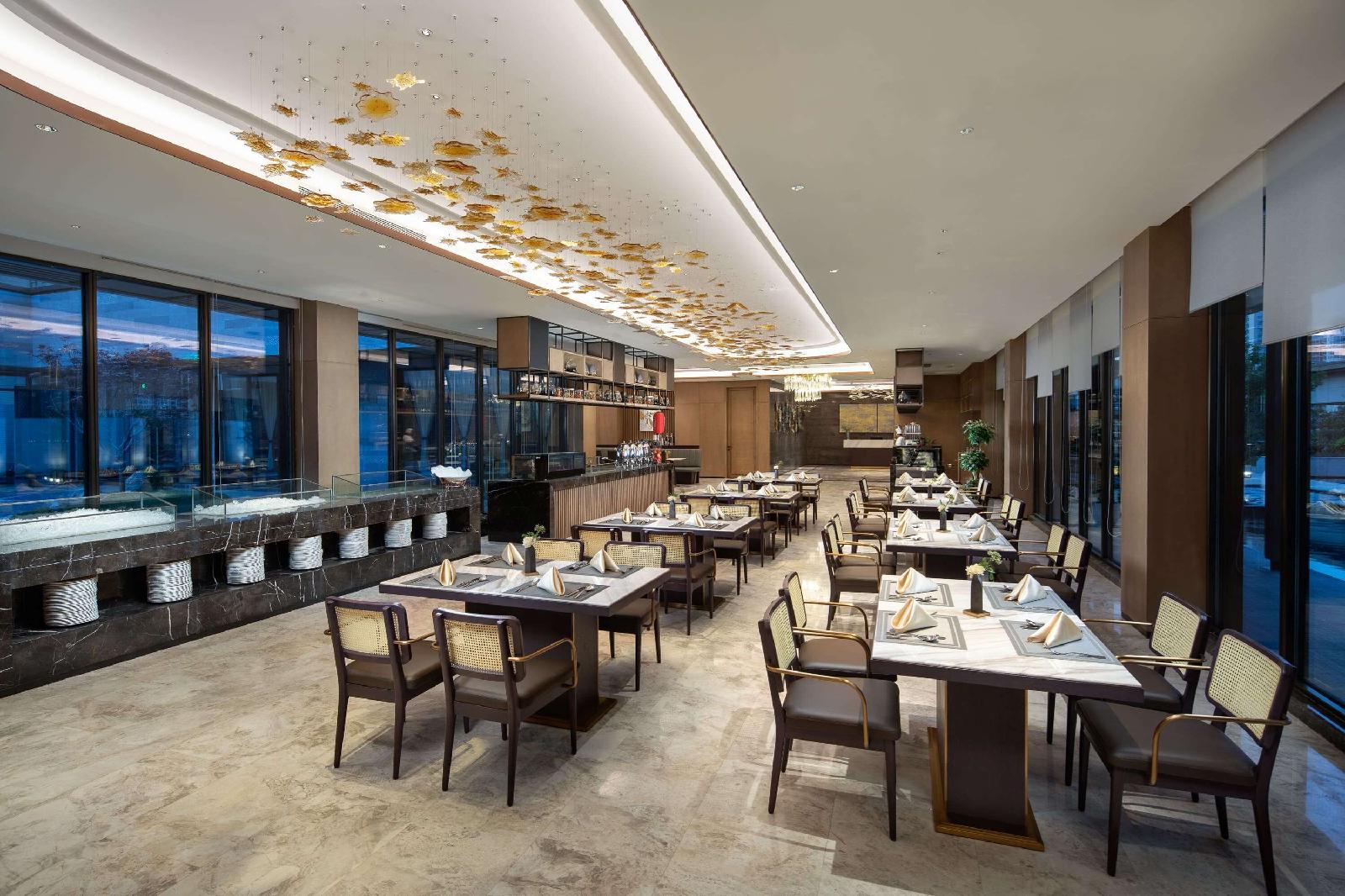 Ramada By Wyndham Luoyang Downtown
