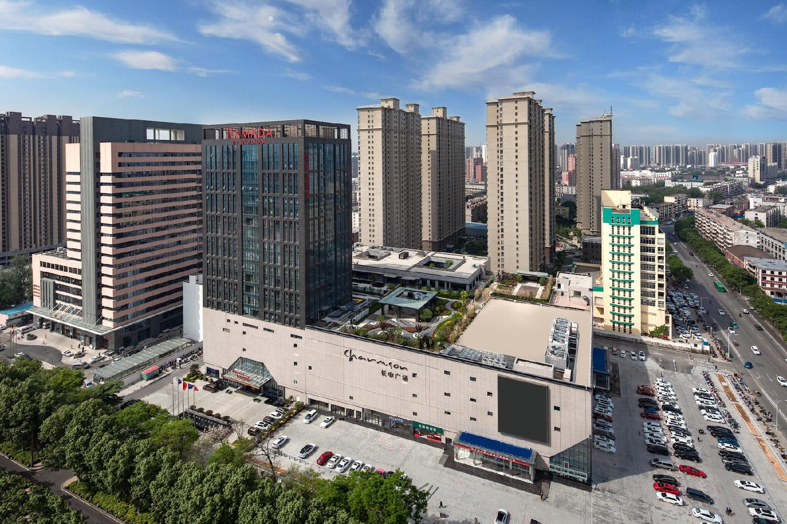 Ramada By Wyndham Luoyang Downtown