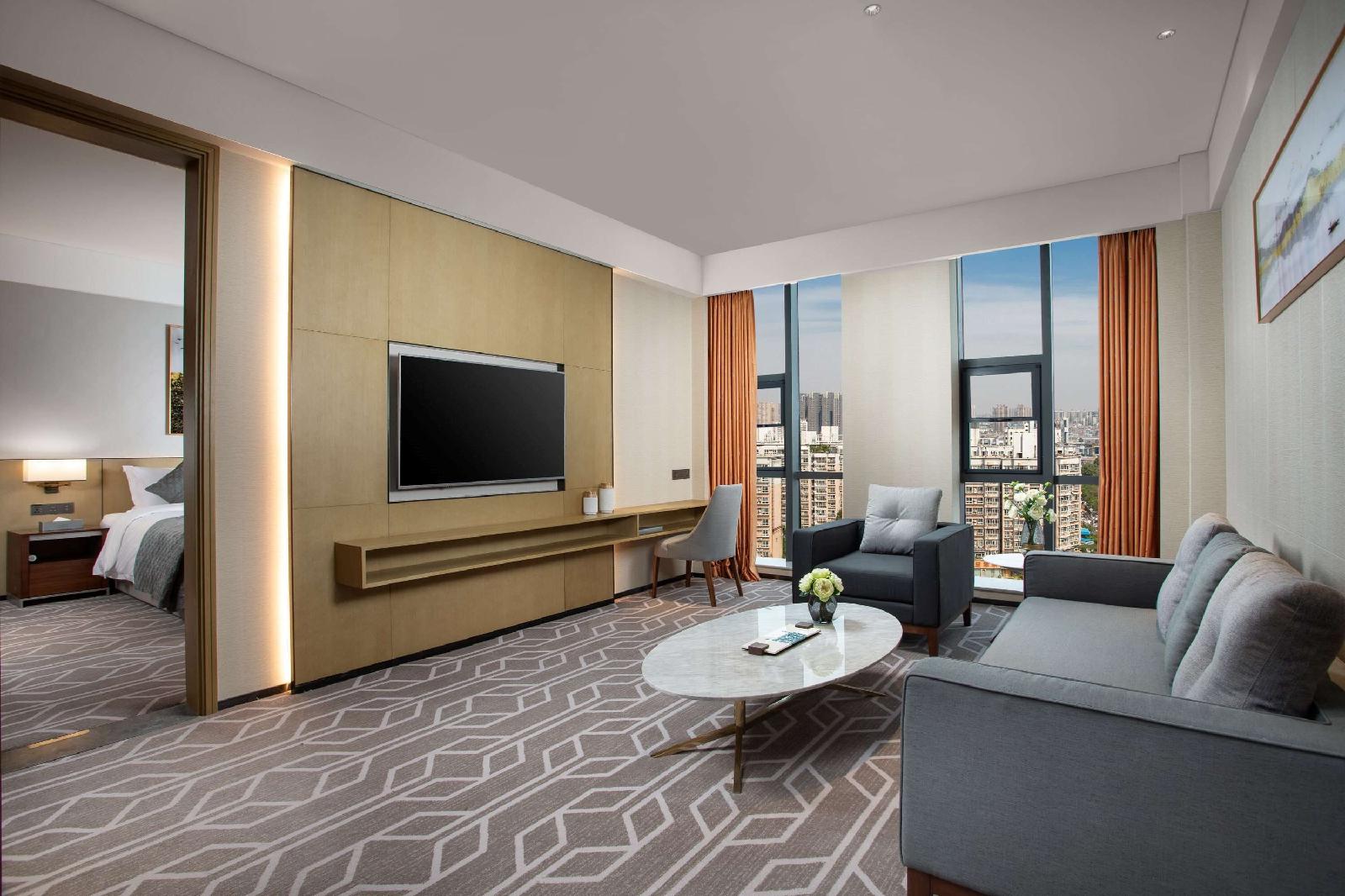 Ramada By Wyndham Luoyang Downtown