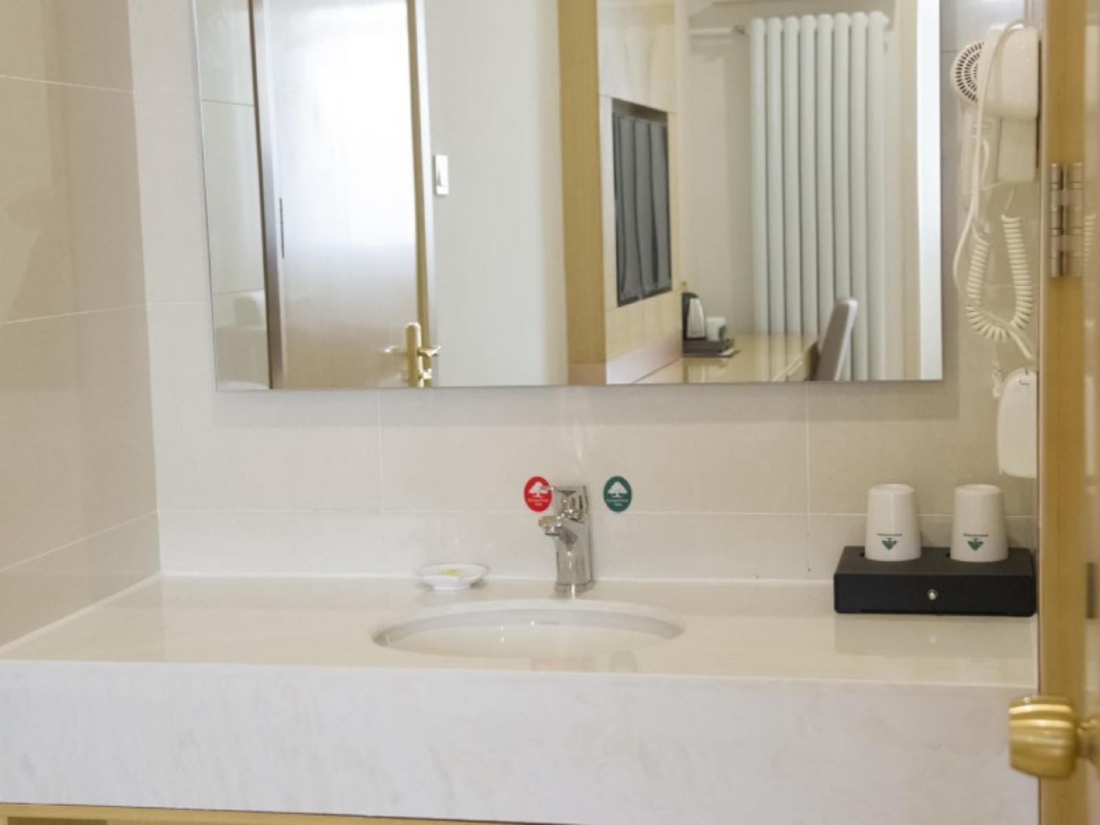 GreenTree Inn Jinan Yaoqiang Airport Airport Road Business Hotel