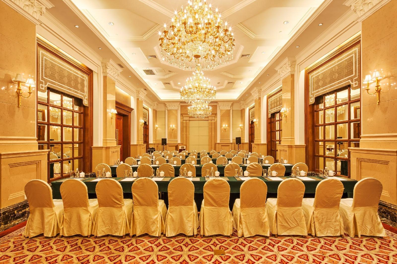 Ramada Plaza by Wyndham Anshun