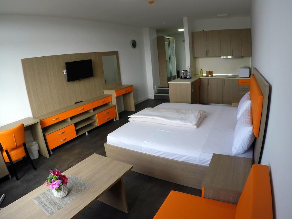 Terminal One Hotel