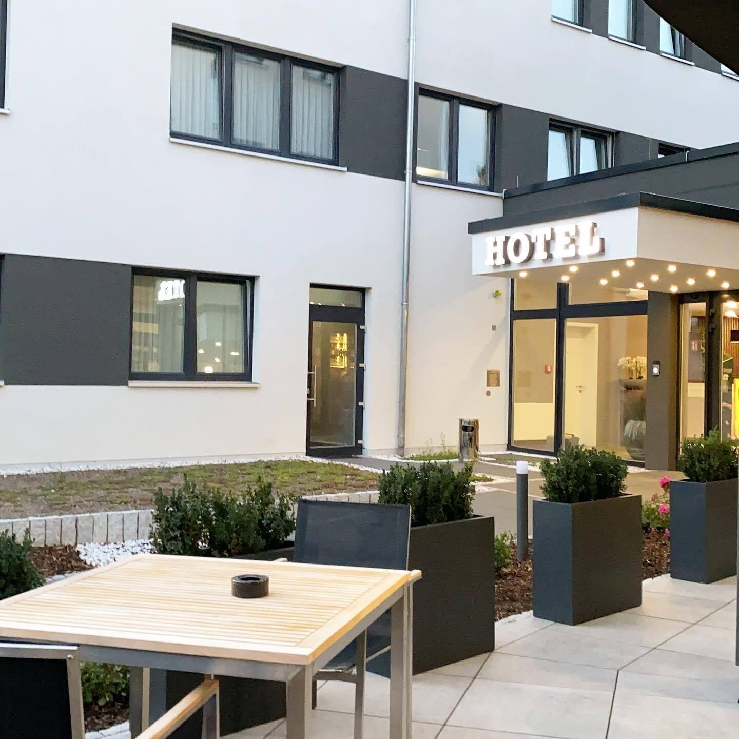EE Hotel