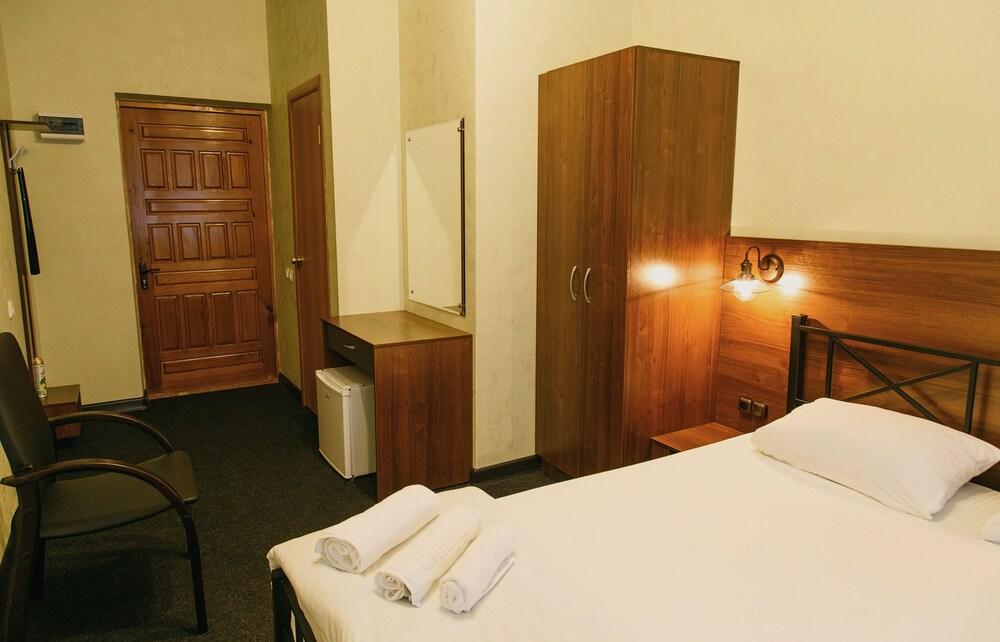 Alliance Hotel
