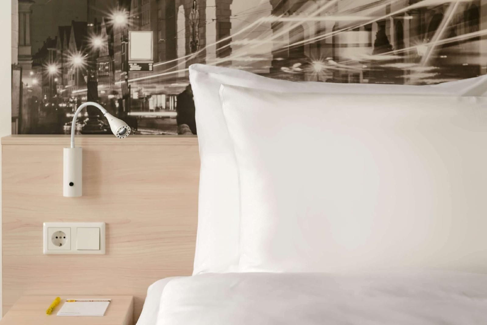 Super 8 by Wyndham Augsburg