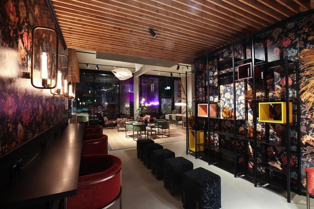 Aeronaut powered by Pearl 1 Living and Yachting Hospitality