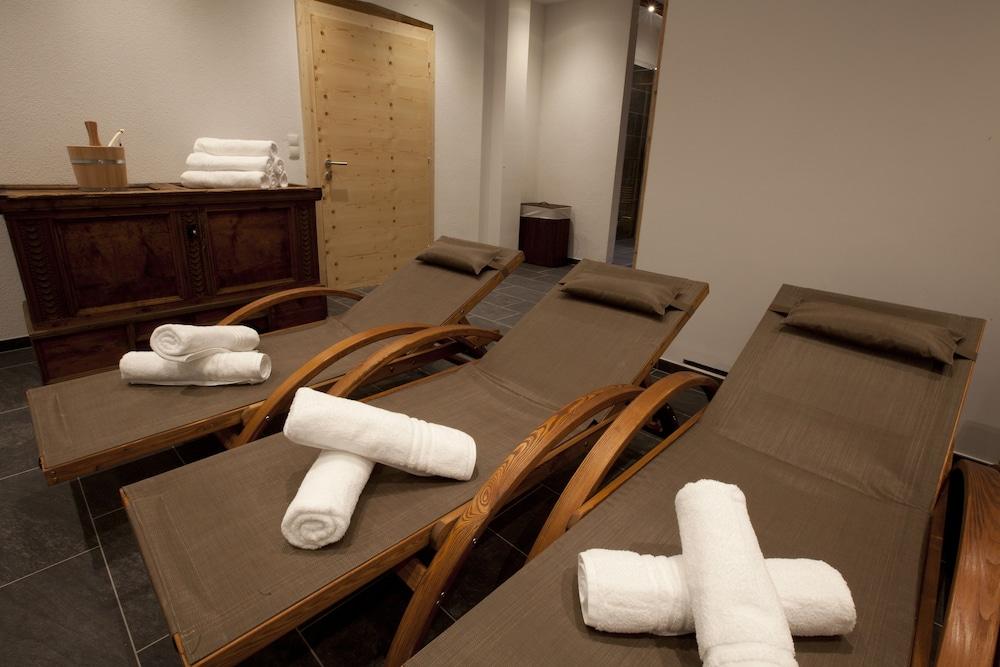 Palazi Apartments & Spa