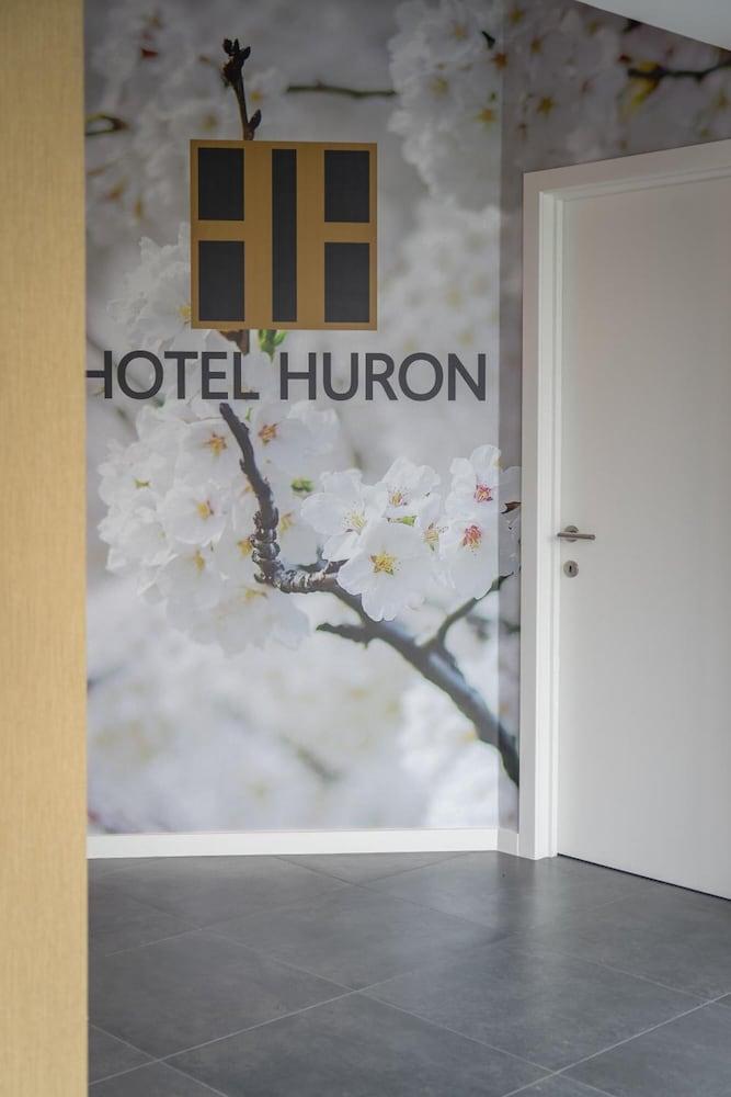 Hotel Huron