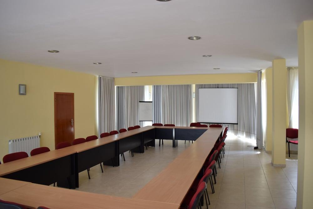 Druzhba Hotel
