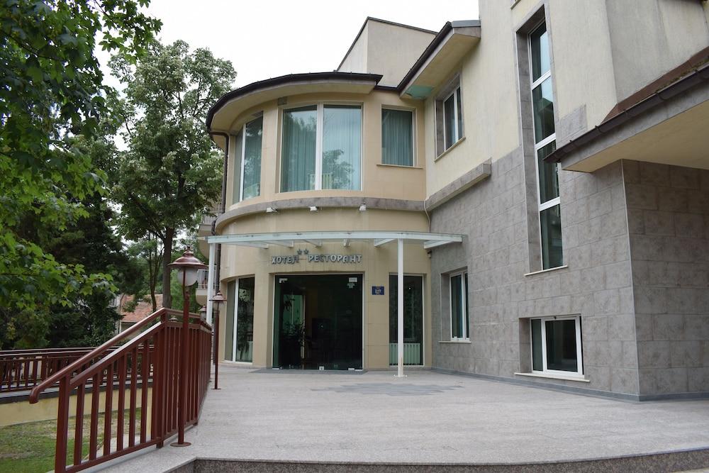 Druzhba Hotel