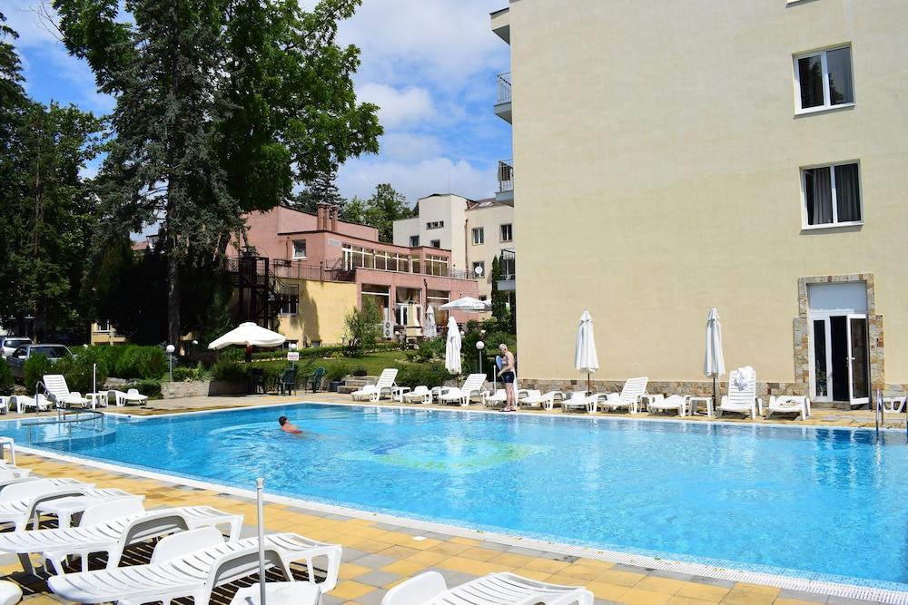Druzhba Hotel