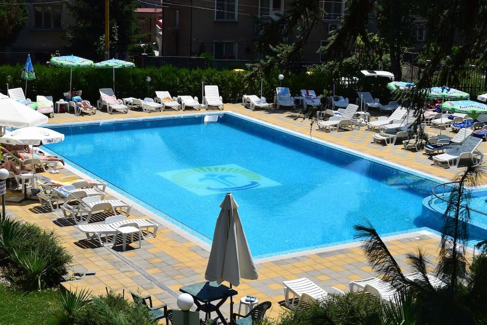 Druzhba Hotel