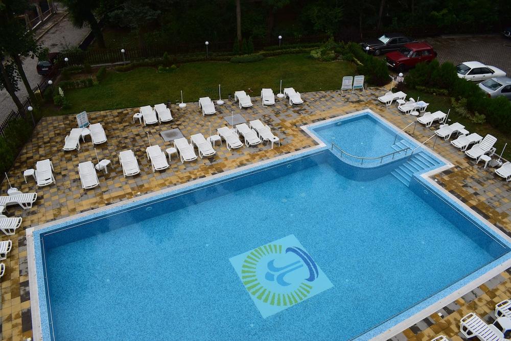 Druzhba Hotel