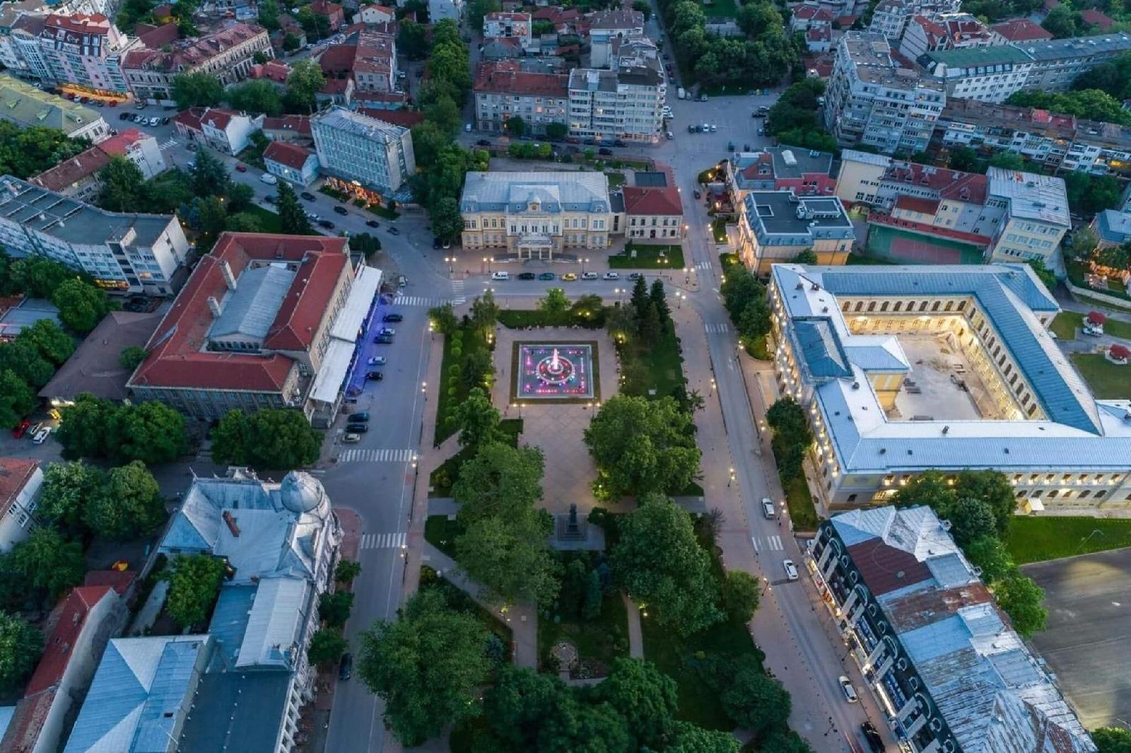 Charlino Plaza
