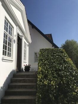 Lehnshoj Bed & Breakfast