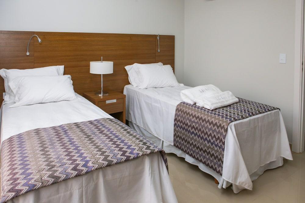Advanced Hotel & Flats