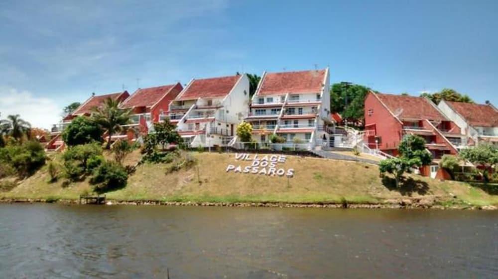 Village Dos Passaros