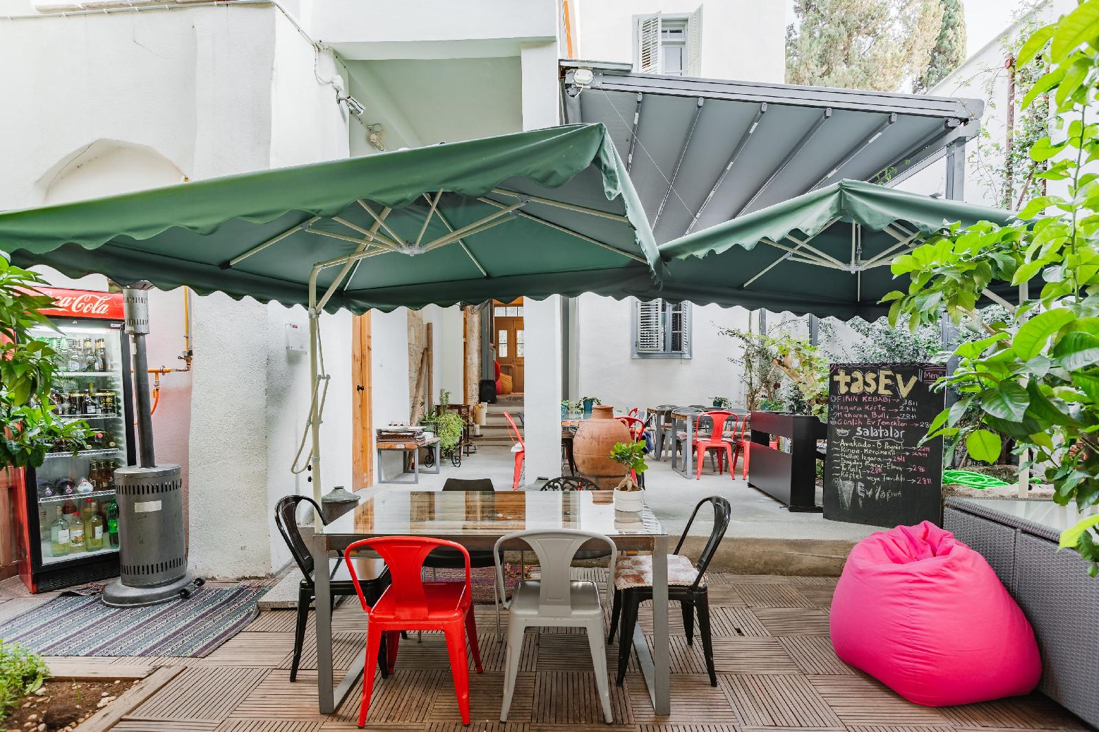 TasEv Boutique Hotel