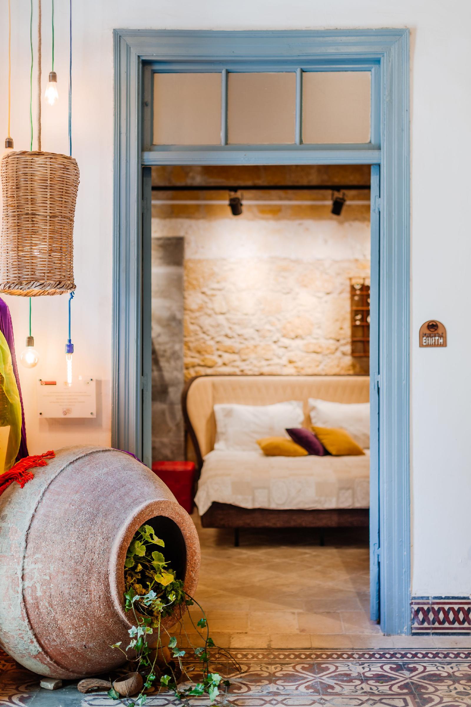 TasEv Boutique Hotel