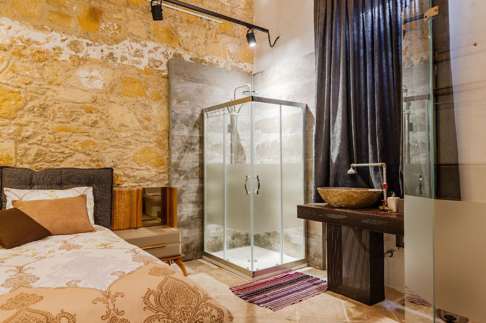 TasEv Boutique Hotel