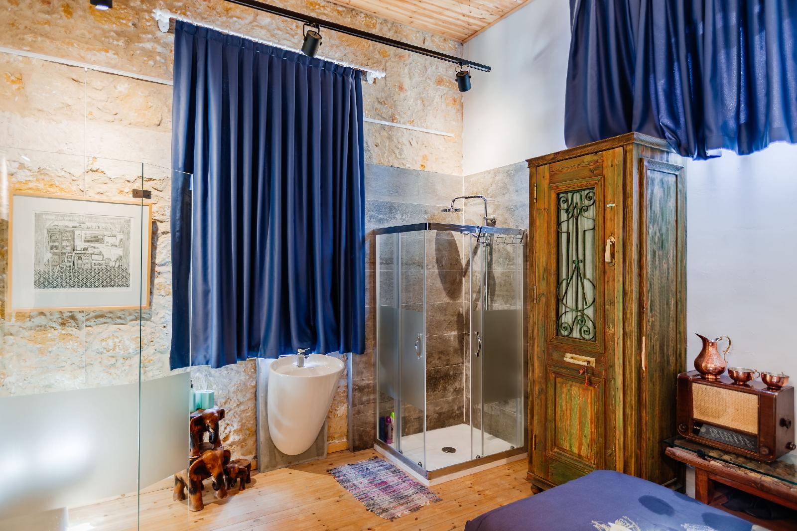 TasEv Boutique Hotel