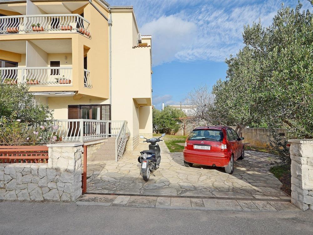 Apartments Mira