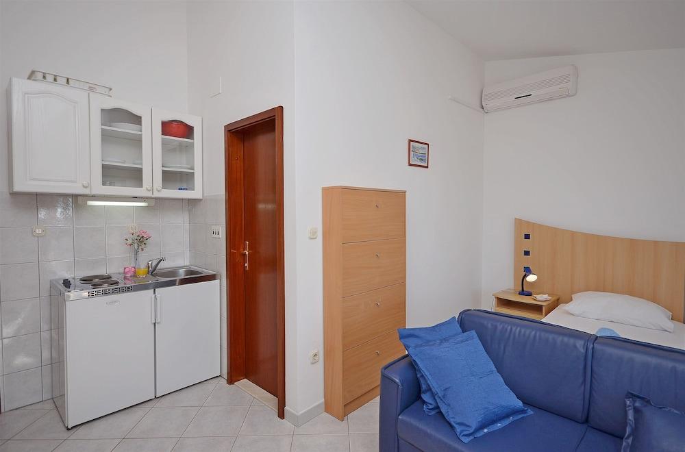 Apartments Mira