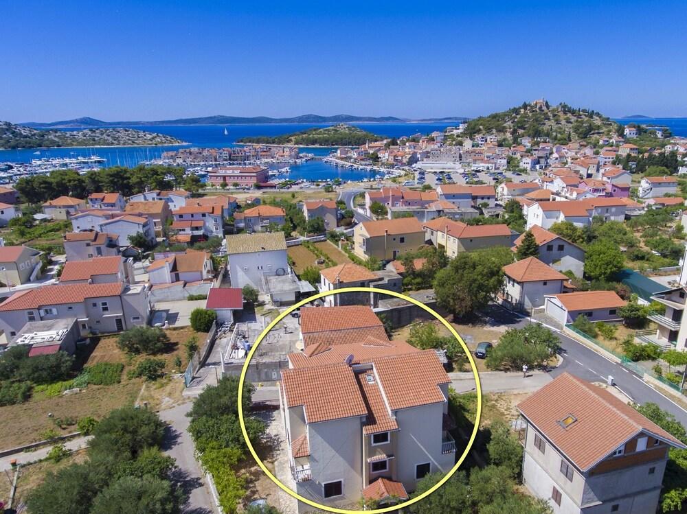 Apartments Mira