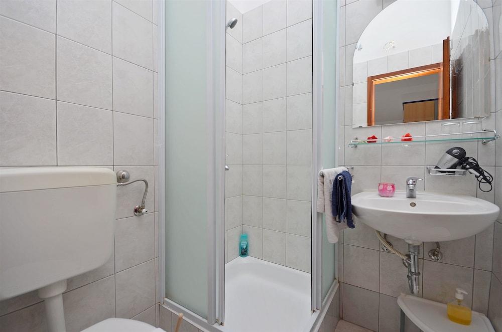 Apartments Mira