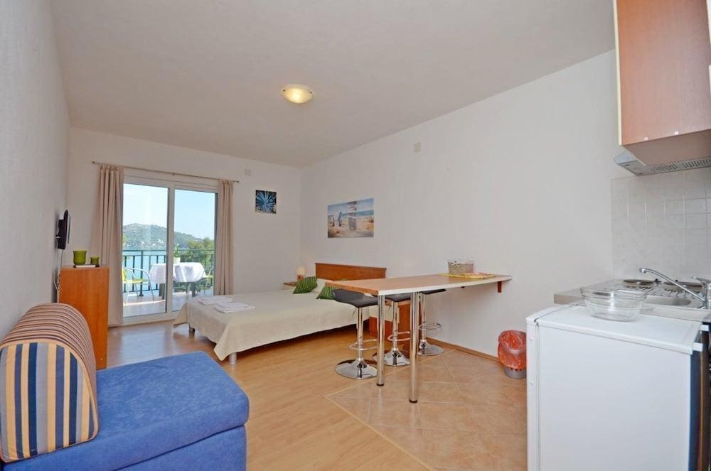 Apartments Luka