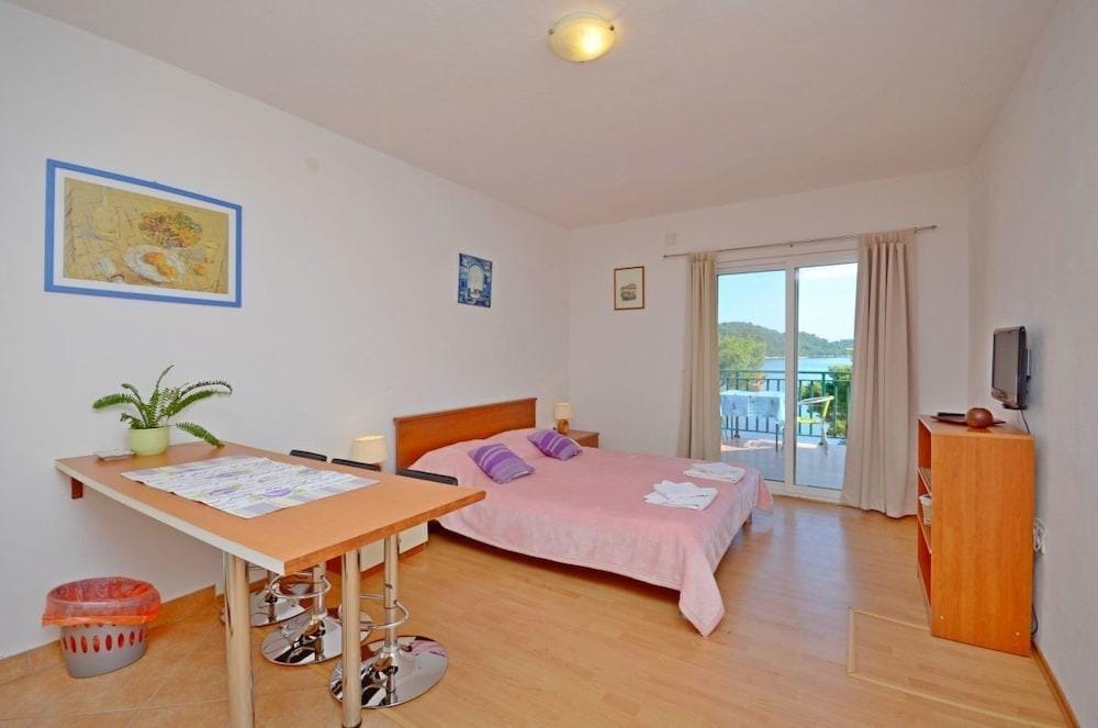 Apartments Luka