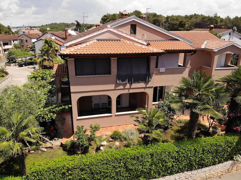 Apartments Nikic