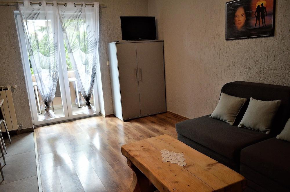 Apartments Nikic