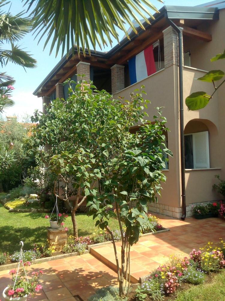 Apartments Nikic