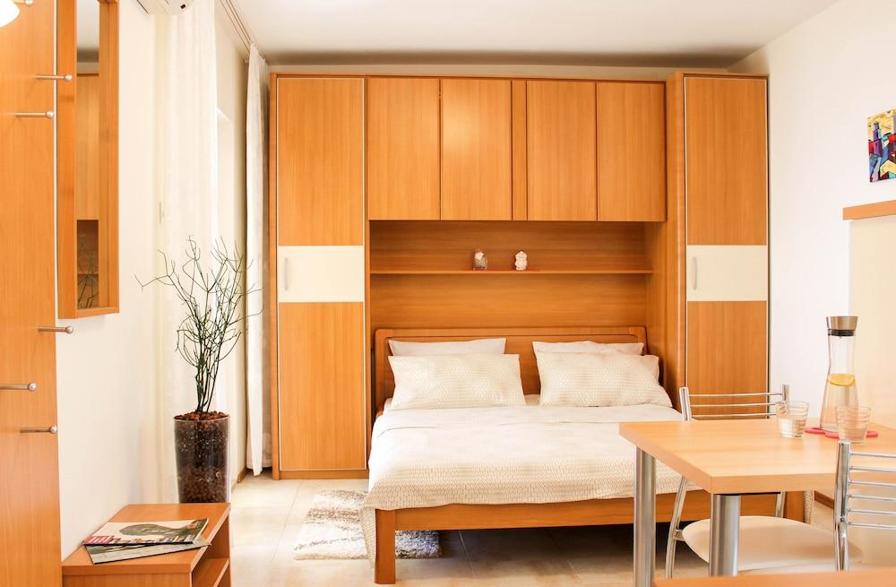 Villa Mia Apartments